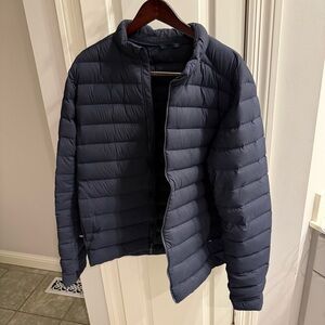 Lululemon men’s pack it down jacket black size L